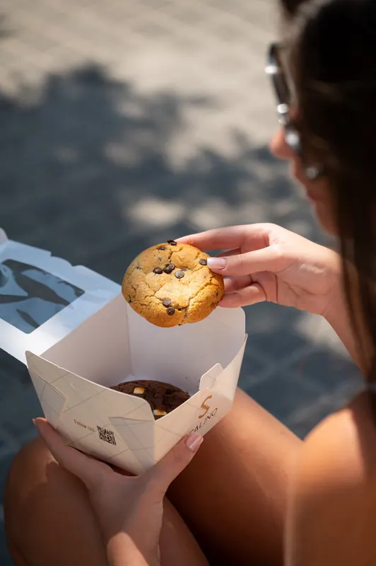 Cookies με κομματάκια σοκολάτας σε κουτί Scalino